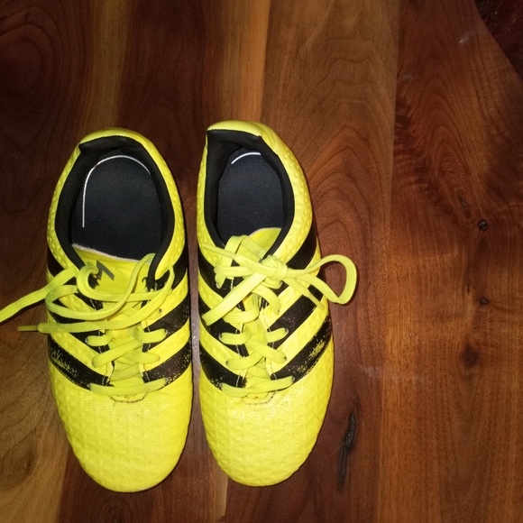 Adidas Soccer Cleats - Picture 5 of 7